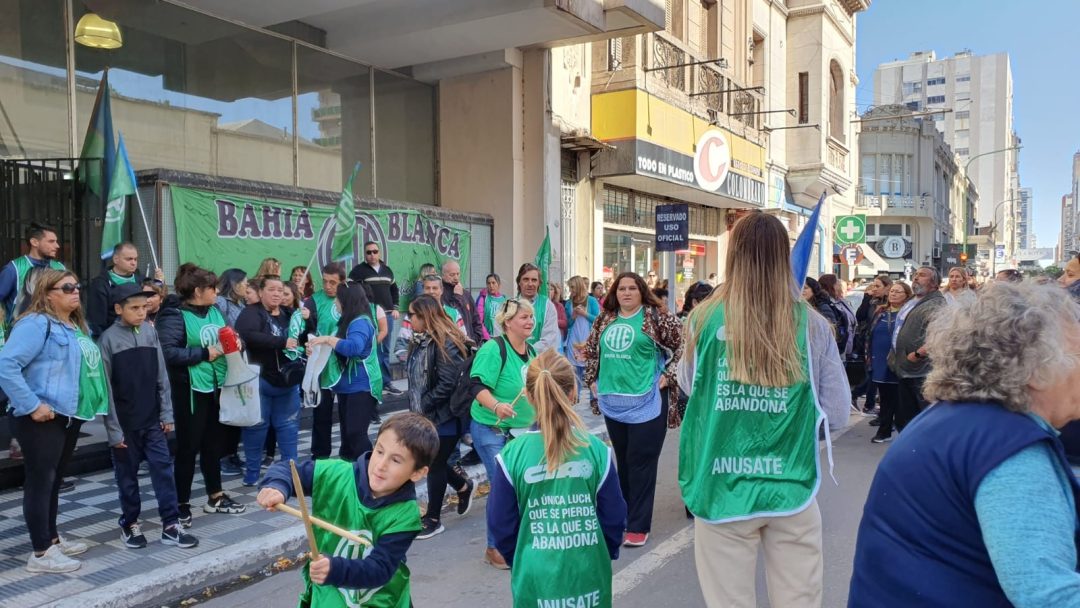 No hay clases en las escuelas por un paro de auxiliares