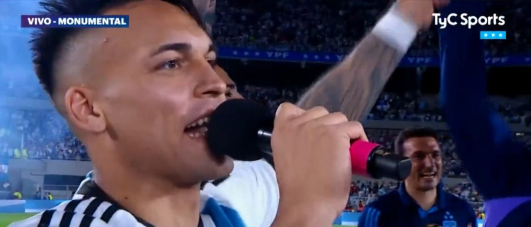 Lautaro Martínez comandó el show en los festejos de la Selección Argentina: del cancionero al divertido pedido a Lionel Messi