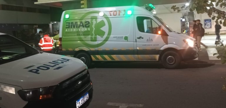 Una motociclista herida tras un choque con un auto