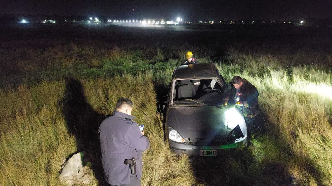 Una mujer volcó en la ruta 3 y fue trasladada en código rojo