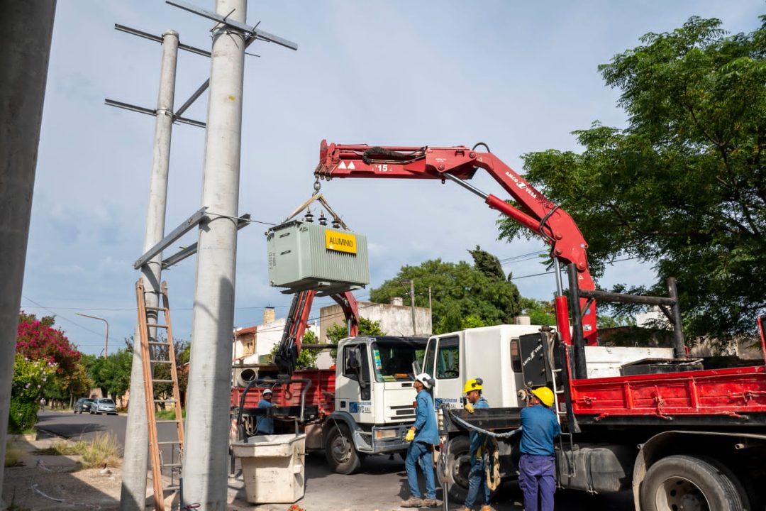 EDES anunció que está finalizando los trabajos para mejorar la red eléctrica de Universitario y Pacífico