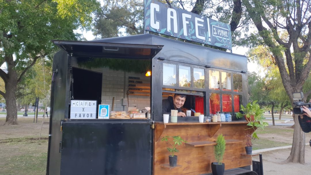 El proyecto solidario que le da café a las personas en situación de calle