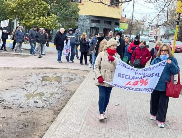 Jubilados reclaman el pago del suplemento por zona fría