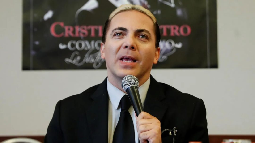 Cristian Castro subió una foto con exceso de filtros y estallaron los memes: “¿Es Matías Alé?”