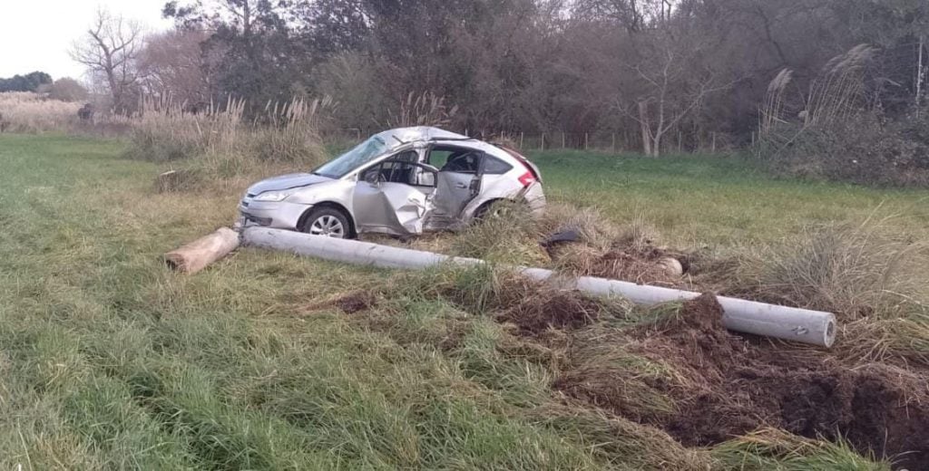 Murió un bahiense tras despistar y chocar contra un poste de luz