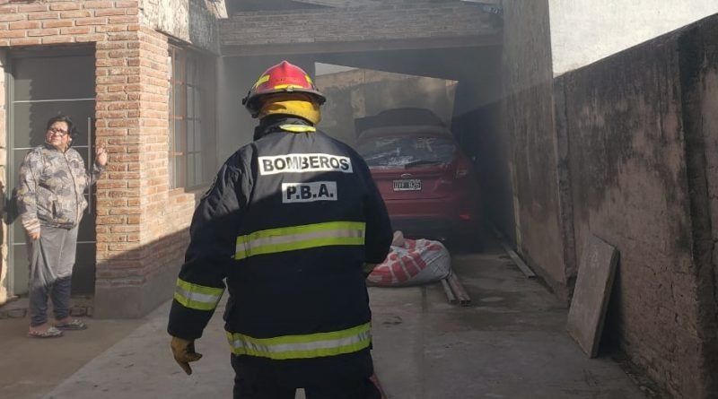 Un hombre resultó herido tras un incendio en un departamento de Noroeste