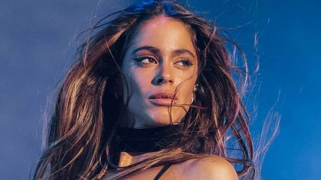 Tini Stoessel sorprendió con su radical cambio de look: cabello rubio platino y extensiones larguísimas