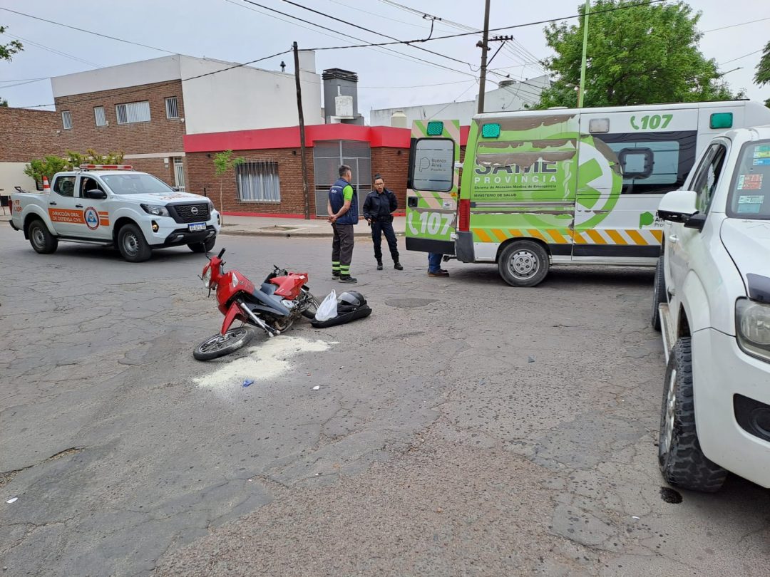 Una motociclista herida tras un choque