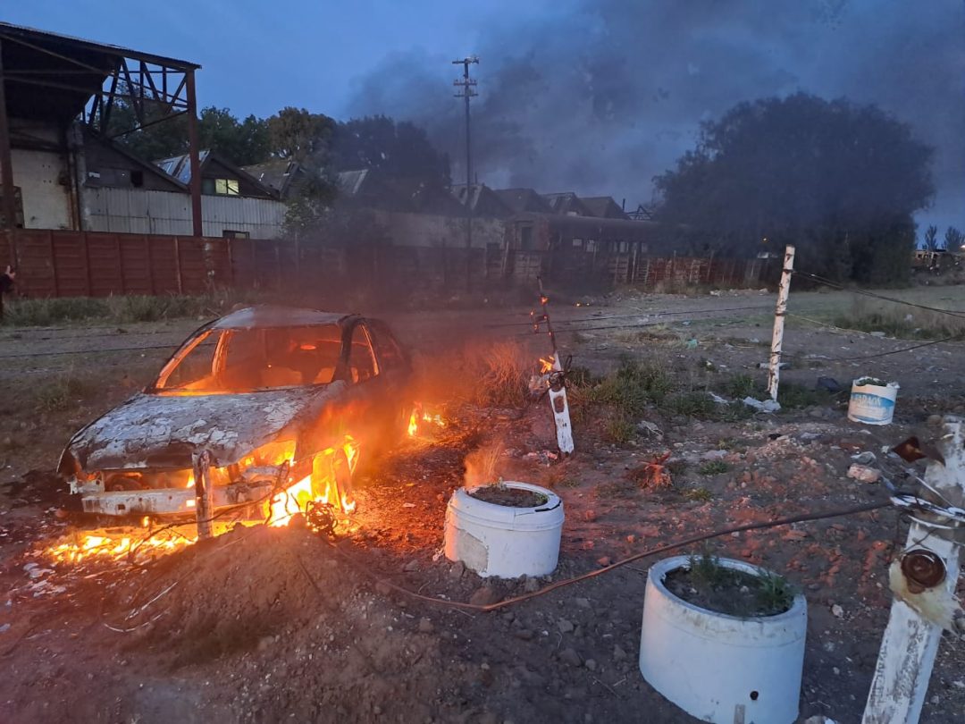 Ardió un auto, las pérdidas fueron totales