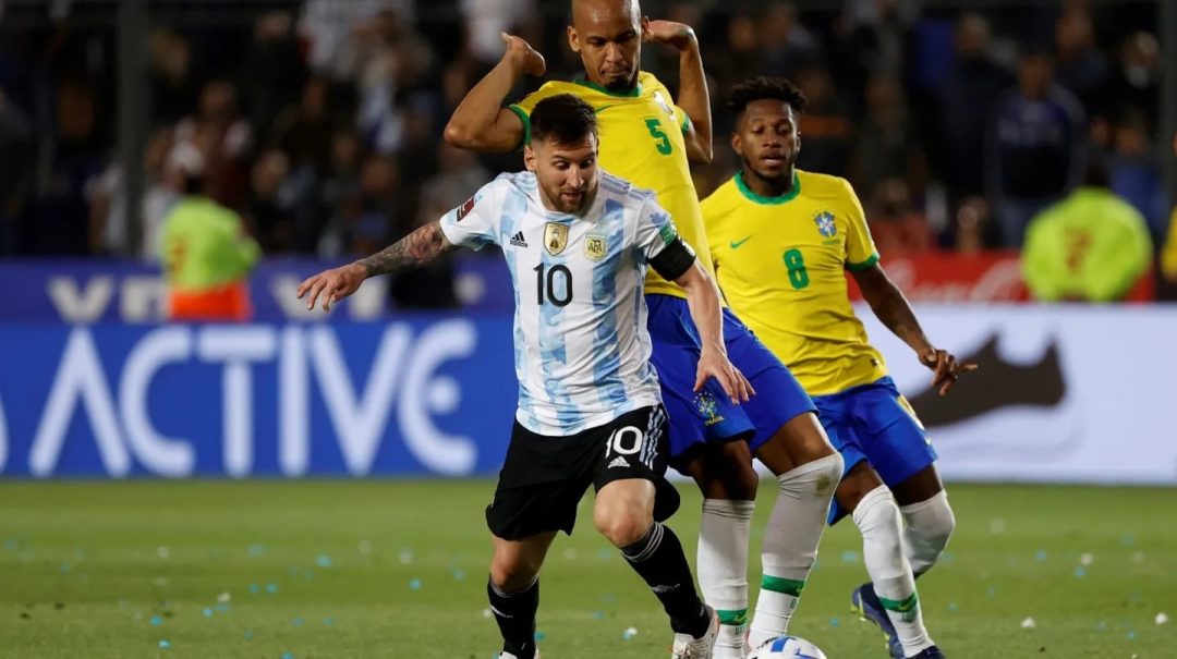 Argentina visita a Brasil por las Eliminatorias: horario, formaciones y tv