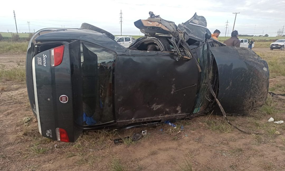 Cuatro personas heridas tras un vuelco en la ruta 51