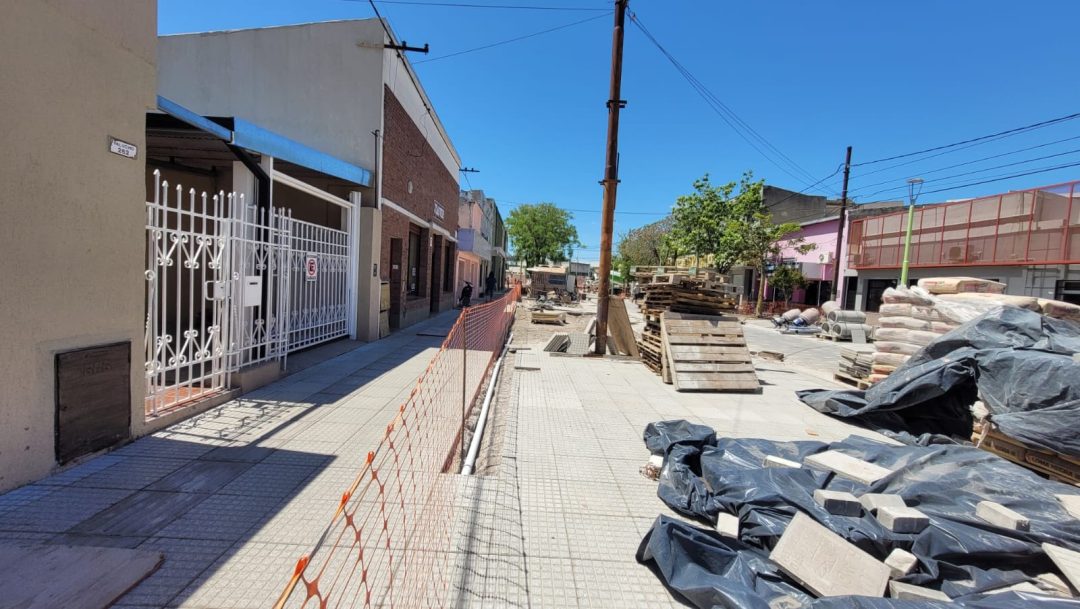 La peatonal de Villa Mitre: quejas por la demora de la obra