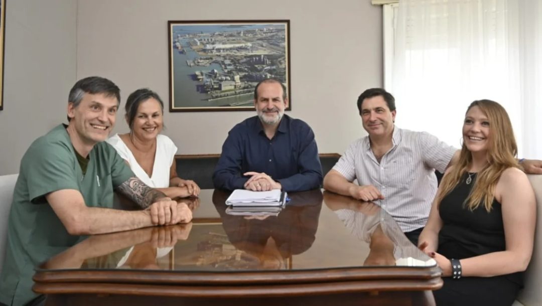 Federico Susbielles presentó a los integrantes de su equipo de Salud