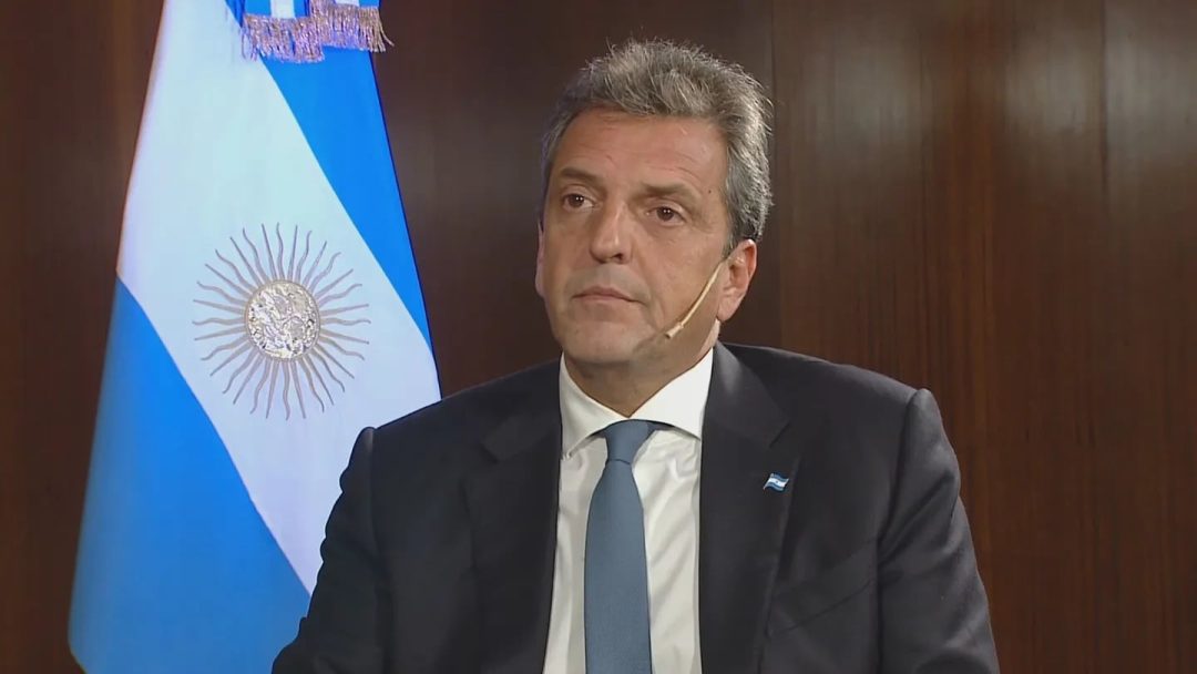 Sergio Massa habló sobre el cepo al dólar y estimó que tardará cerca de 12 meses en levantarlo