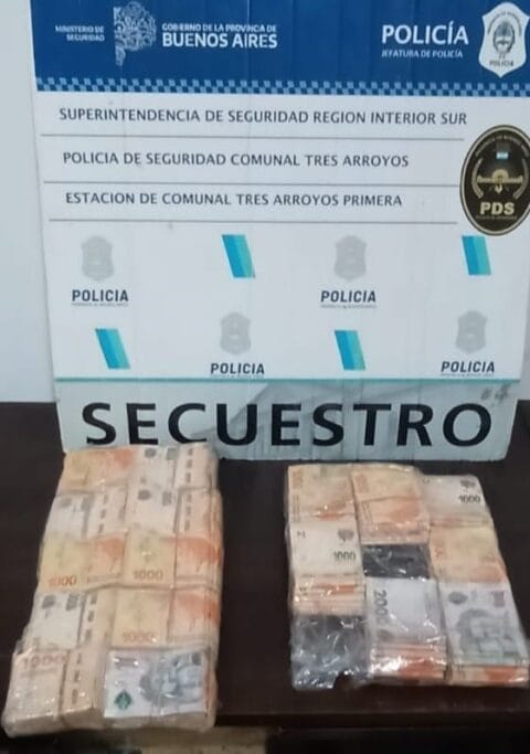 Vendedor ambulante con casi 2 millones de pesos entre las medias