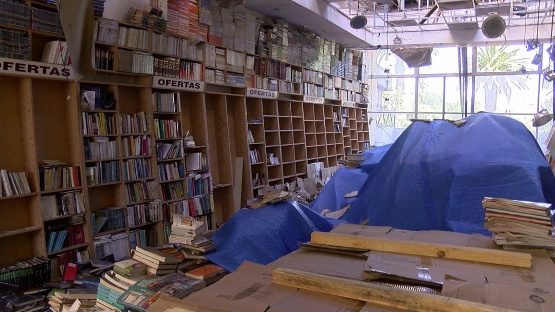 Una reconocida librería céntrica quedó destrozada tras el temporal