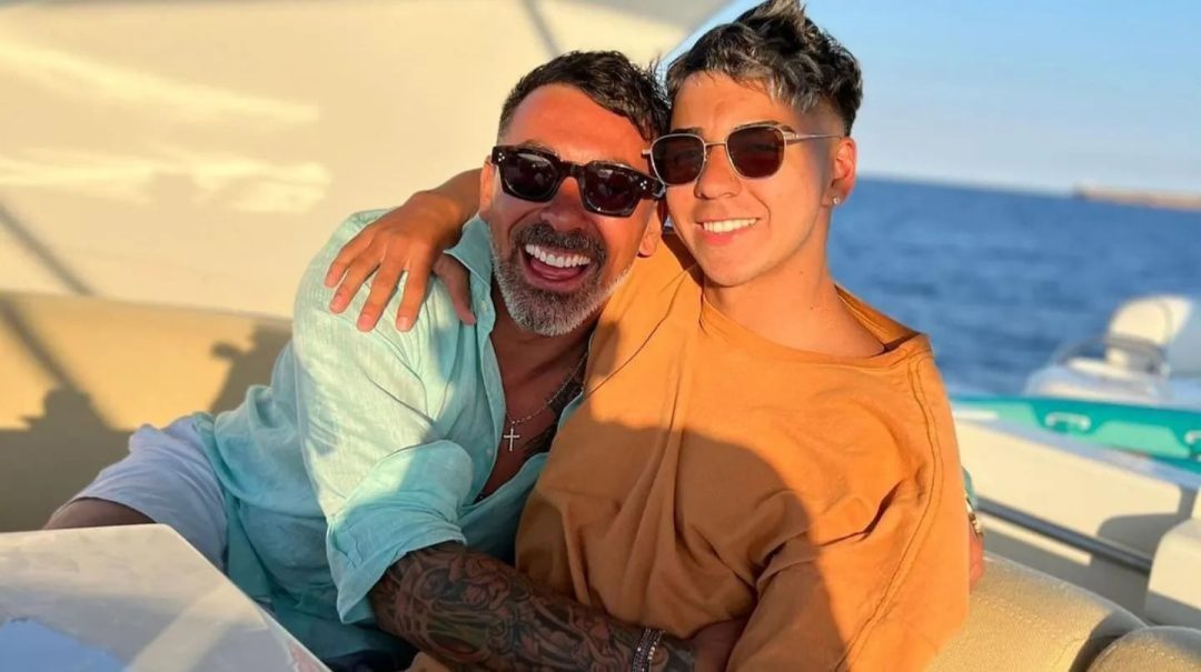 El hijo del Pocho Lavezzi publicó una foto junto a su padre y dejó en claro cuál es su deseo más fuerte