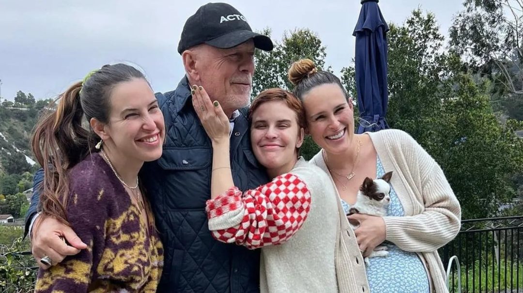 Una de las hijas de Bruce Willis publicó una demoledora imagen del actor en la cama