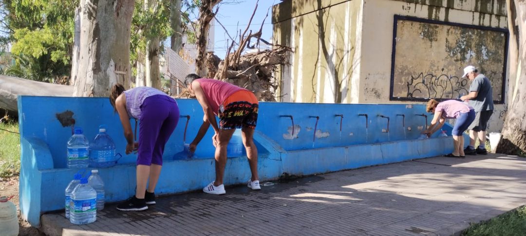 Bahía sin agua: los surgentes, una solución para muchos