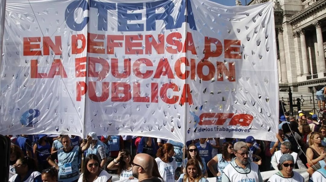 Crece la tensión entre los maestros y el Gobierno por el incentivo docente: “Sin diálogo, habrá conflicto”