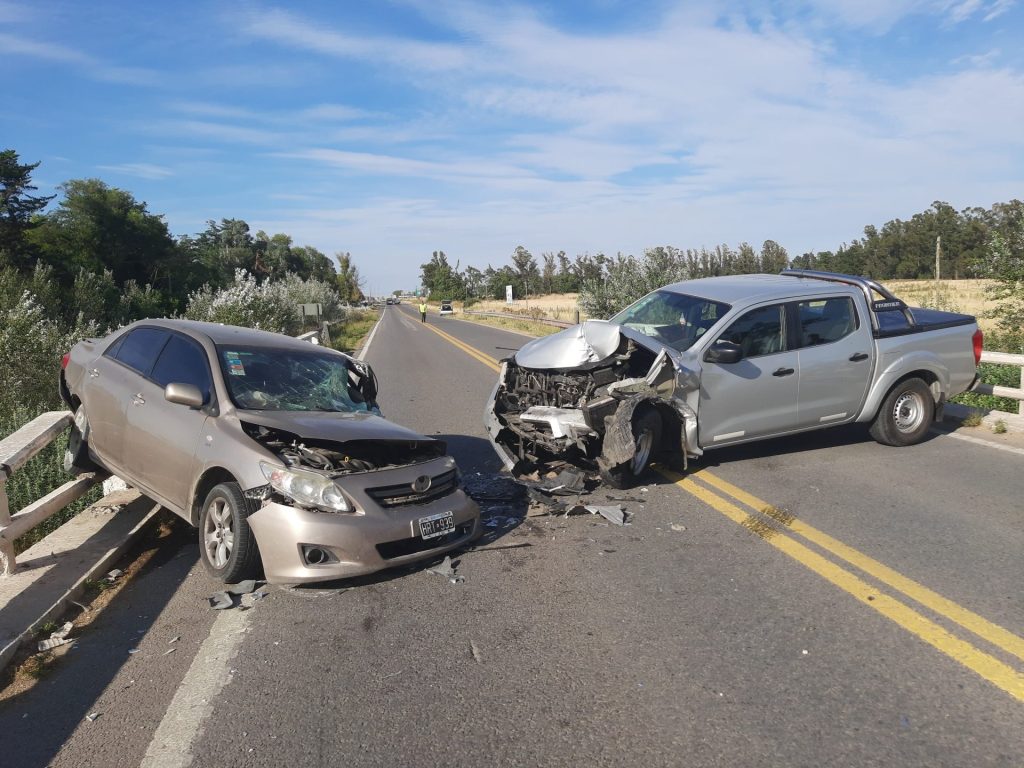 Dos bahienses involucrados en un violento siniestro vial en la zona