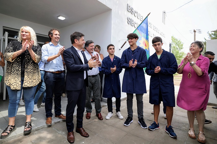 Kicillof inauguró un edificio educativo en Carhué