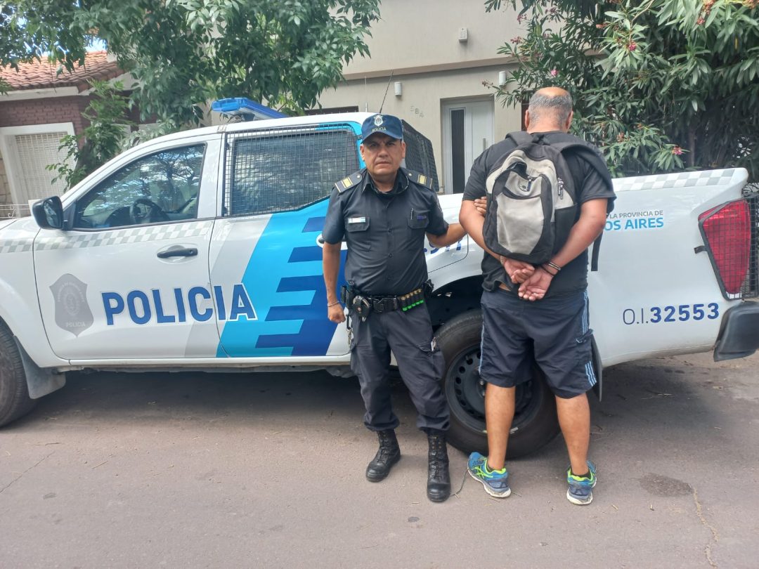 A punta de cuchillo le arrebato la cartera a una mujer a la salida del Bingo