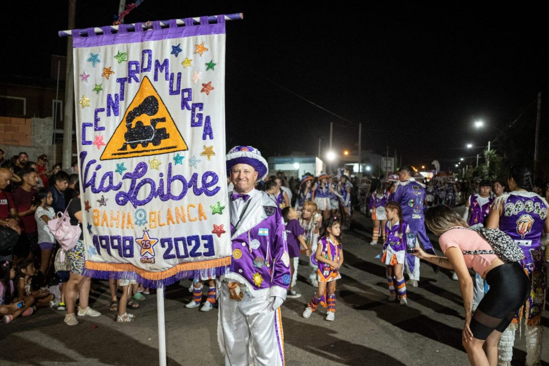 La murga Vía Libre se prepara para el carnaval de Bahía Blanca