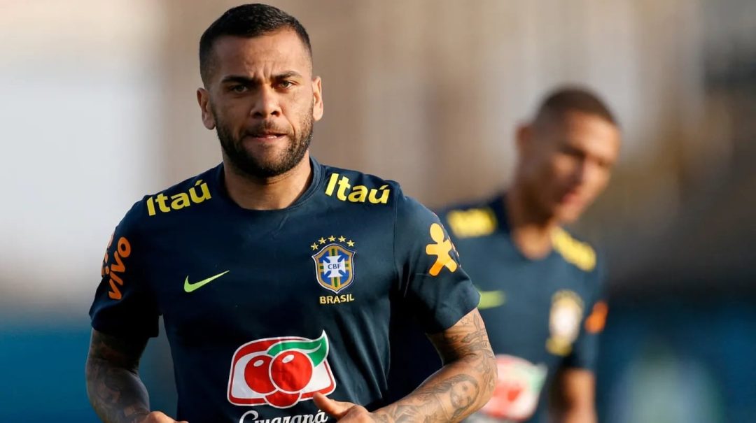 Dani Alves queda en libertad tras pagar un millón de euros de fianza