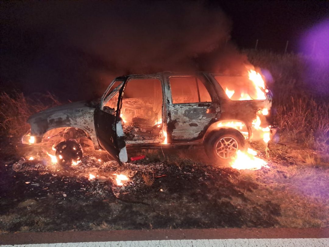 Una camioneta fue “devorada” por el fuego