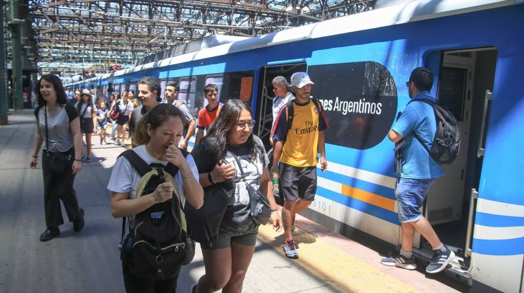 Gremios lanzan un paro de transporte aéreo, terrestre y marítimo para el lunes 6 de mayo en rechazo a la reforma fiscal