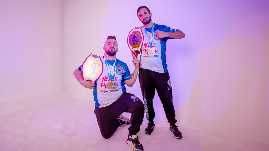 Dos bahienses que sueñan con representar a la ciudad en el mundial de kick boxing