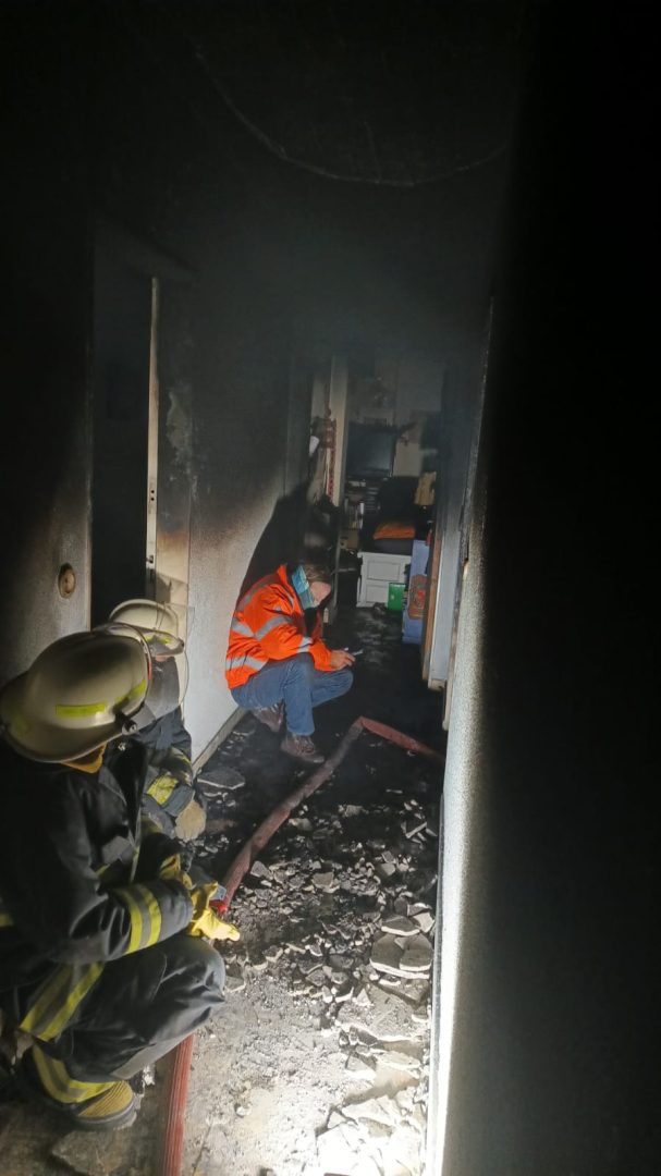Dos personas heridas tras un incendio en edificio céntrico