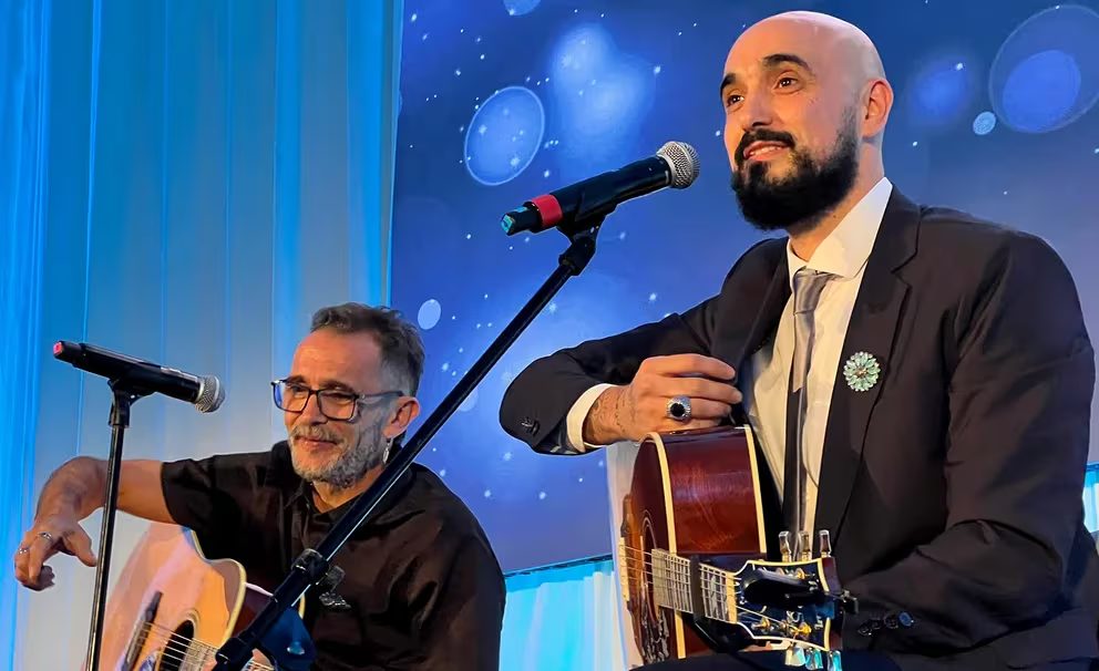 Abel Pintos cantó en una noche inolvidable en la Gala “Argentina Elijo Creer” en Miami