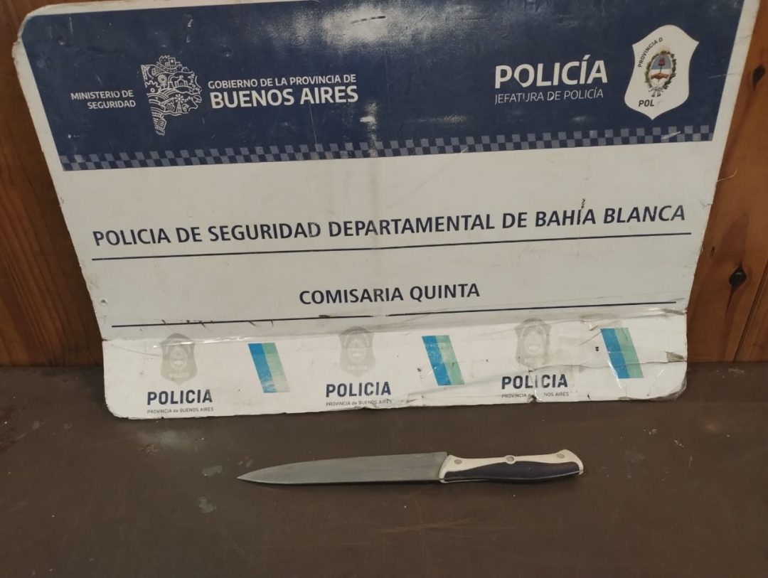 Detuvieron a una mujer tras amenazar con un cuchillo a su madre