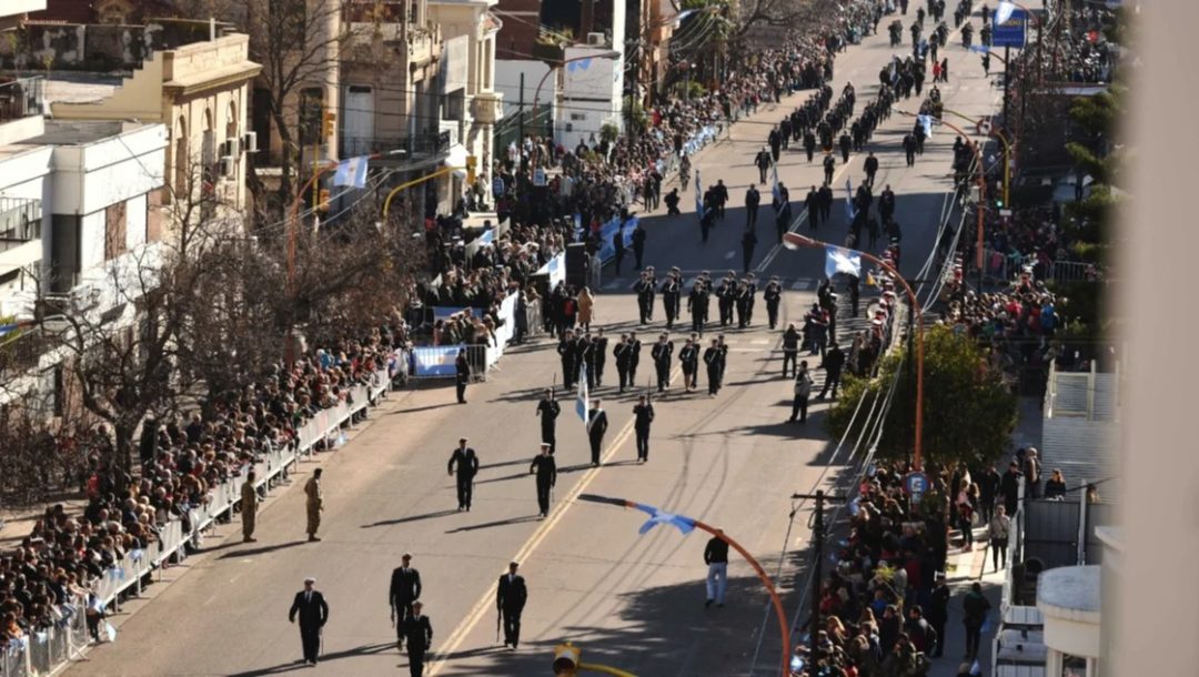 Abrió la convocatoria a instituciones para participar del desfile del 9 de Julio