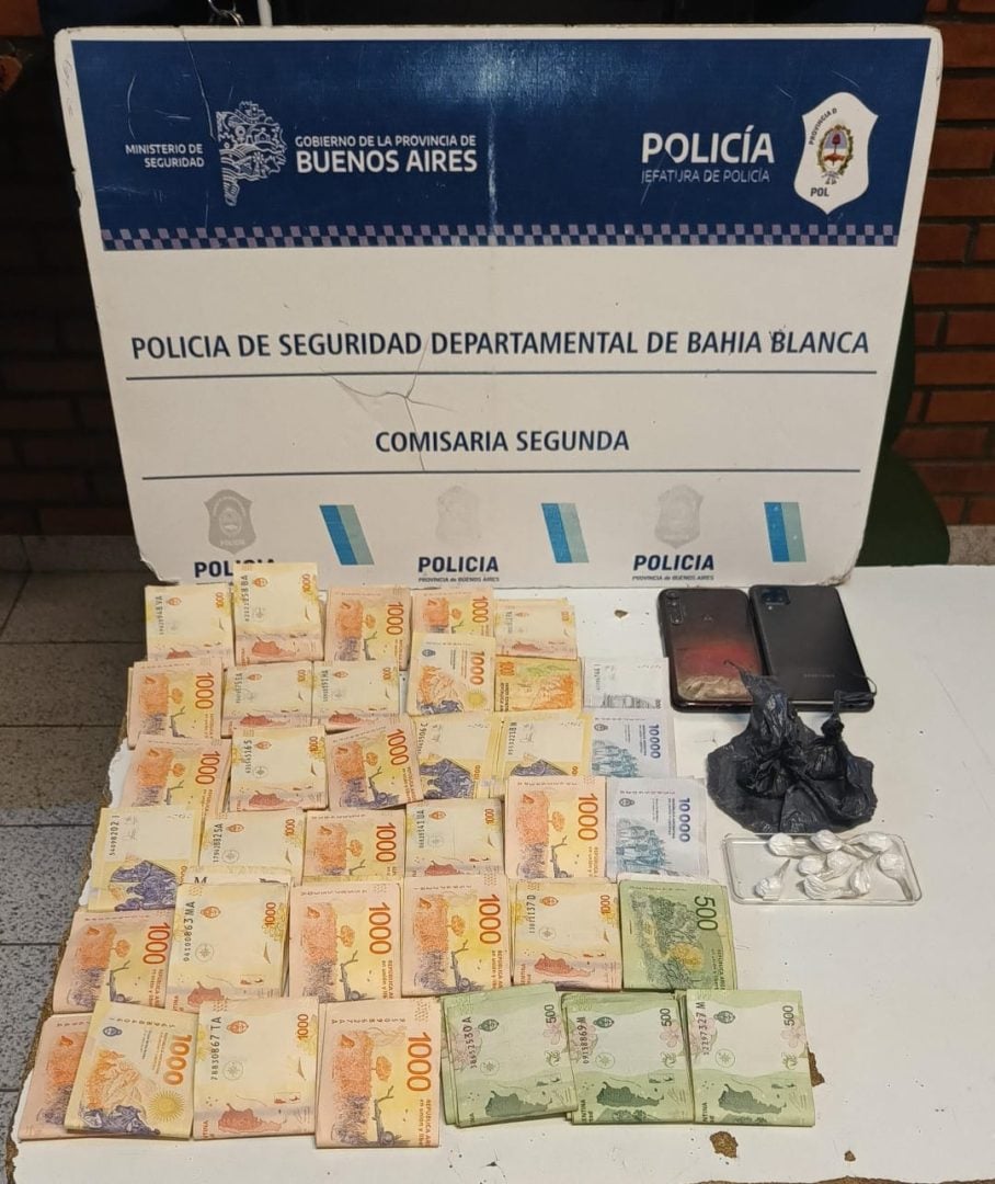 Un detenido con cocaína y casi medio millón de pesos en efectivo