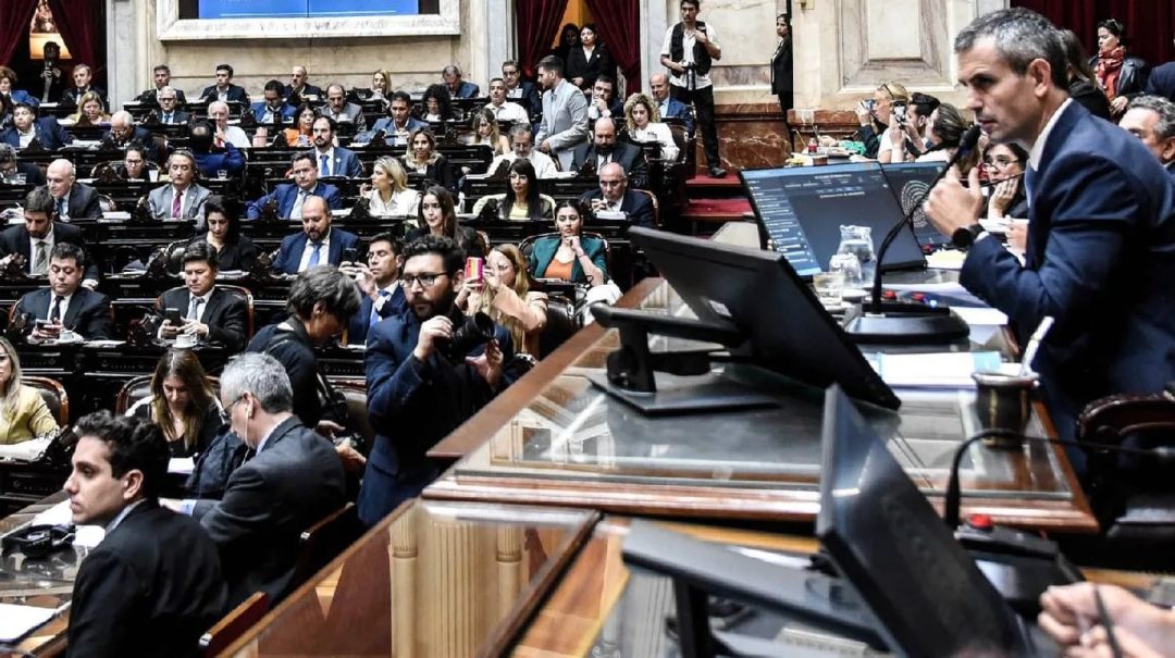 Diputados trata hoy en comisión Ley Bases y paquete fiscal y el Gobierno hace números para llegar al recinto con un dictamen de mayoría