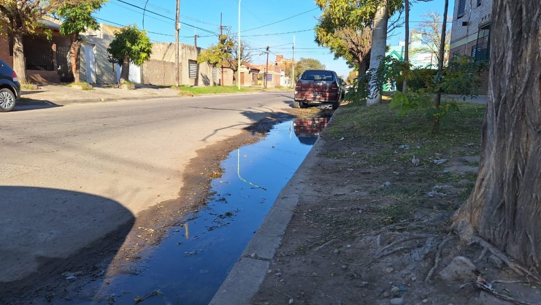 Problemas con las cloacas: una obstrucción afecta a más de 100 familias