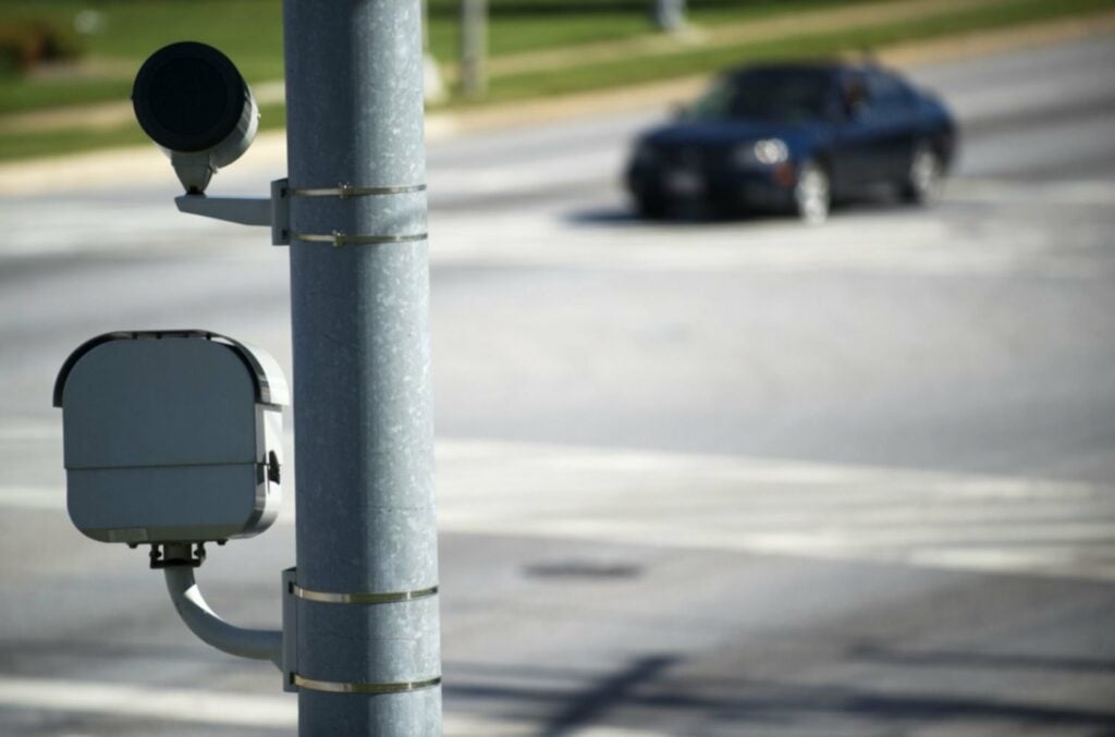 Provincia pretende aplicar fotomultas a vehículos sin VTV