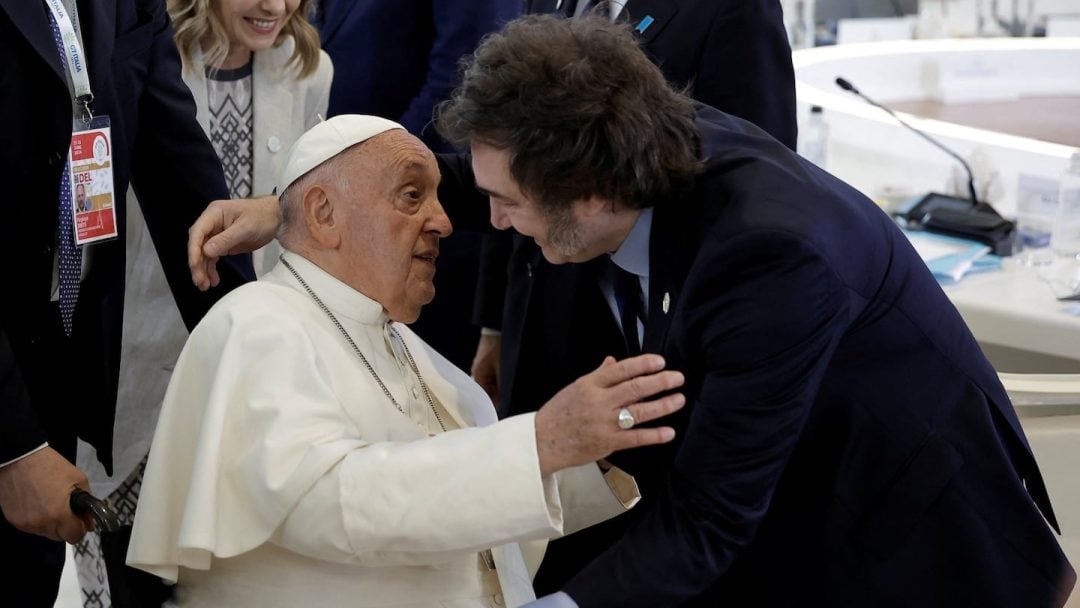 La estrategia de Javier Milei para lograr que el Papa venga al país y contenga la situación social