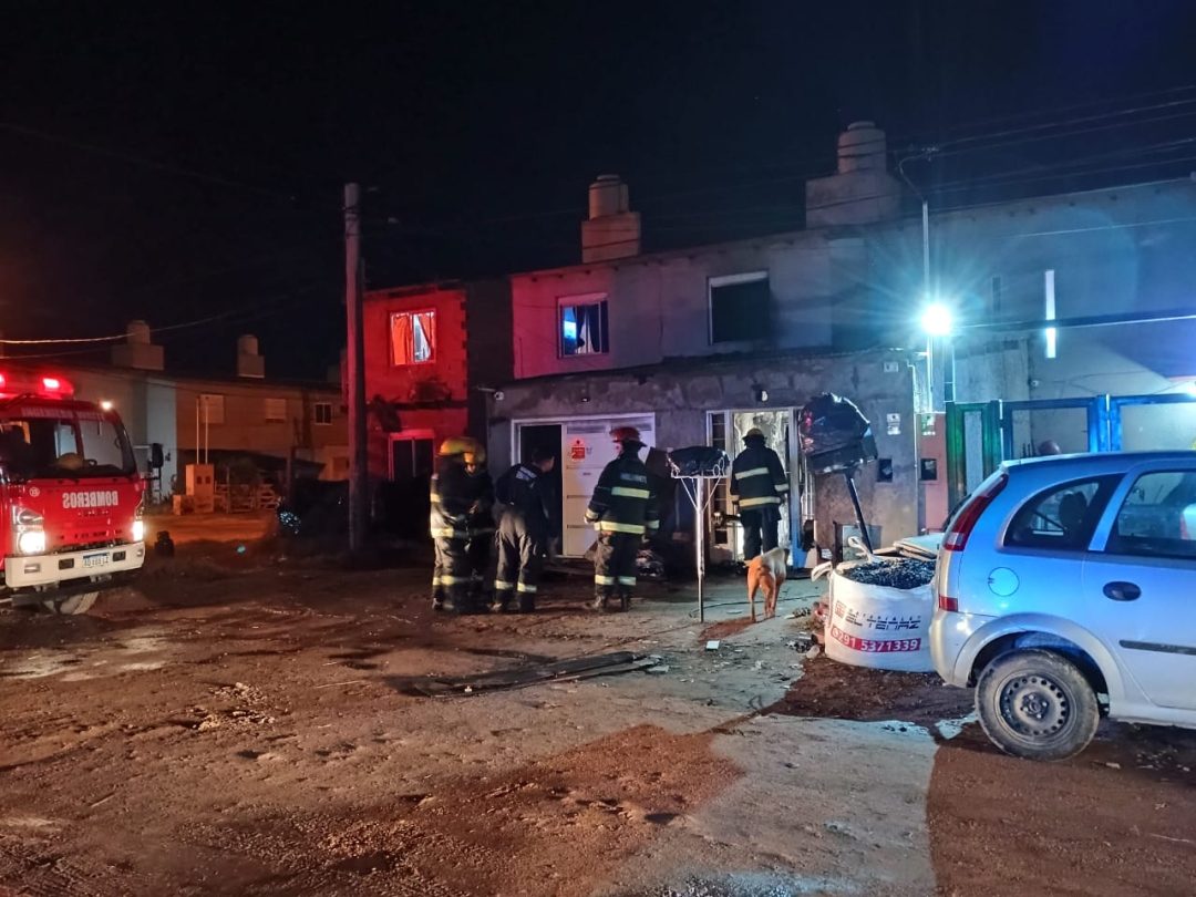 Se incendió una casa en Avenida Arias al 1300