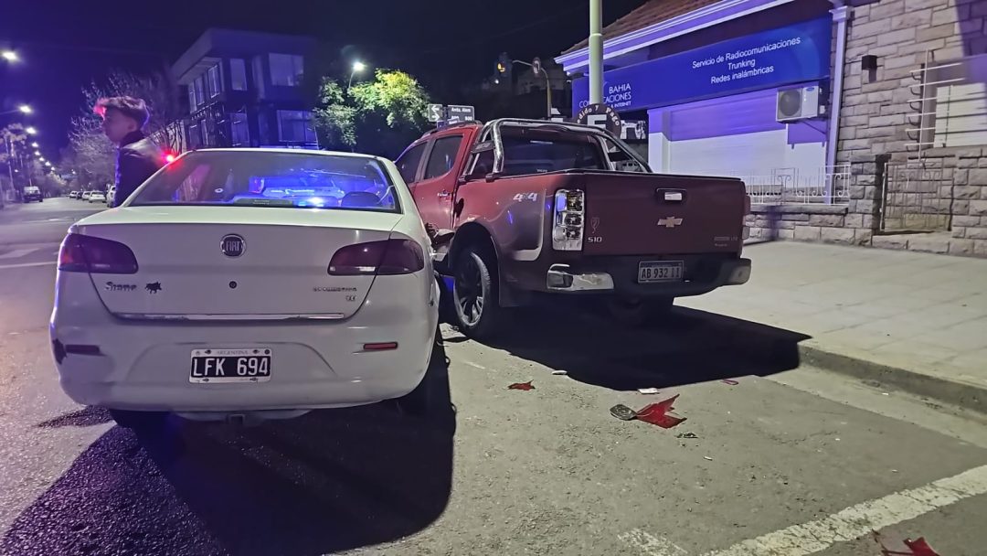 Alcoholizado se chocó una camioneta estacionada