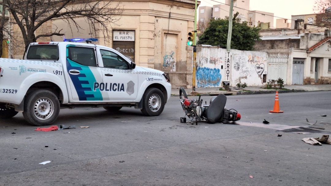 Un motociclista herido en un fuerte accidente de tránsito