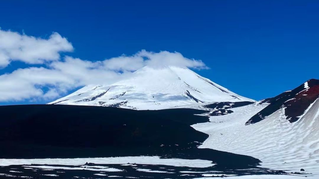 Un argentino murió tras caer unos 200 metros de un volcán de Chile