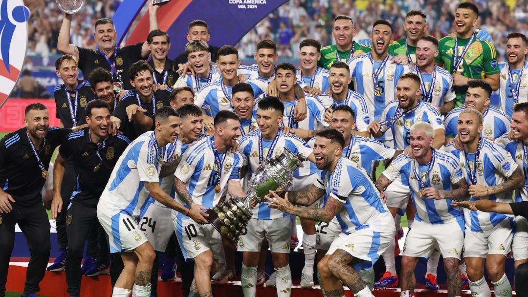 Los famosos celebraron en las redes sociales el bicampeonato de la Selección argentina