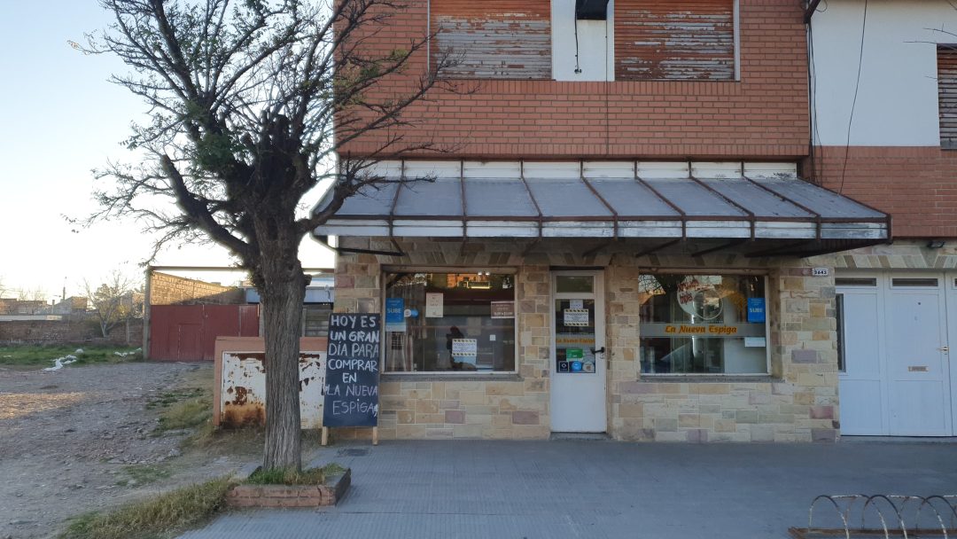 Delincuentes armados robaron en una panadería