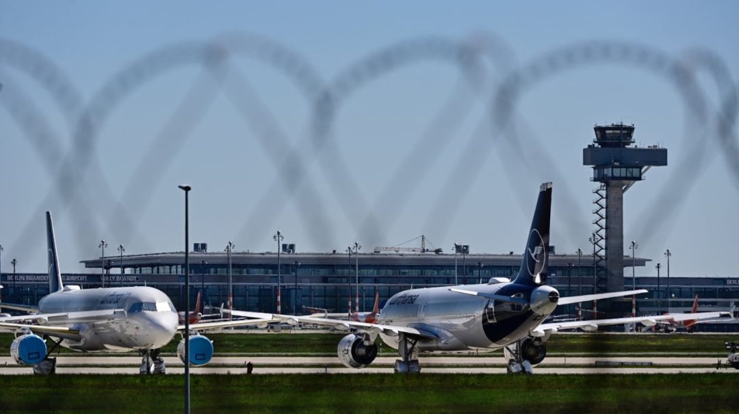 Caos en aeropuertos, trenes, hospitales y bancos por un fallo informático a nivel mundial