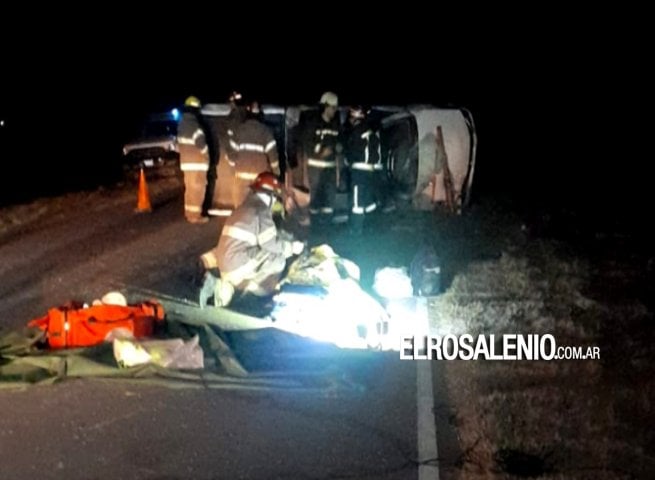 Cuatro personas resultaron heridas tras un vuelco en Pehuen Co