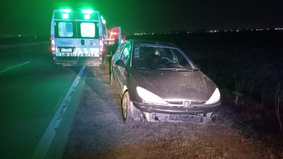 Chocó contra al gardarrail y dio vario tumbos